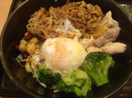 yoshinoya-rizap-salad03.jpg